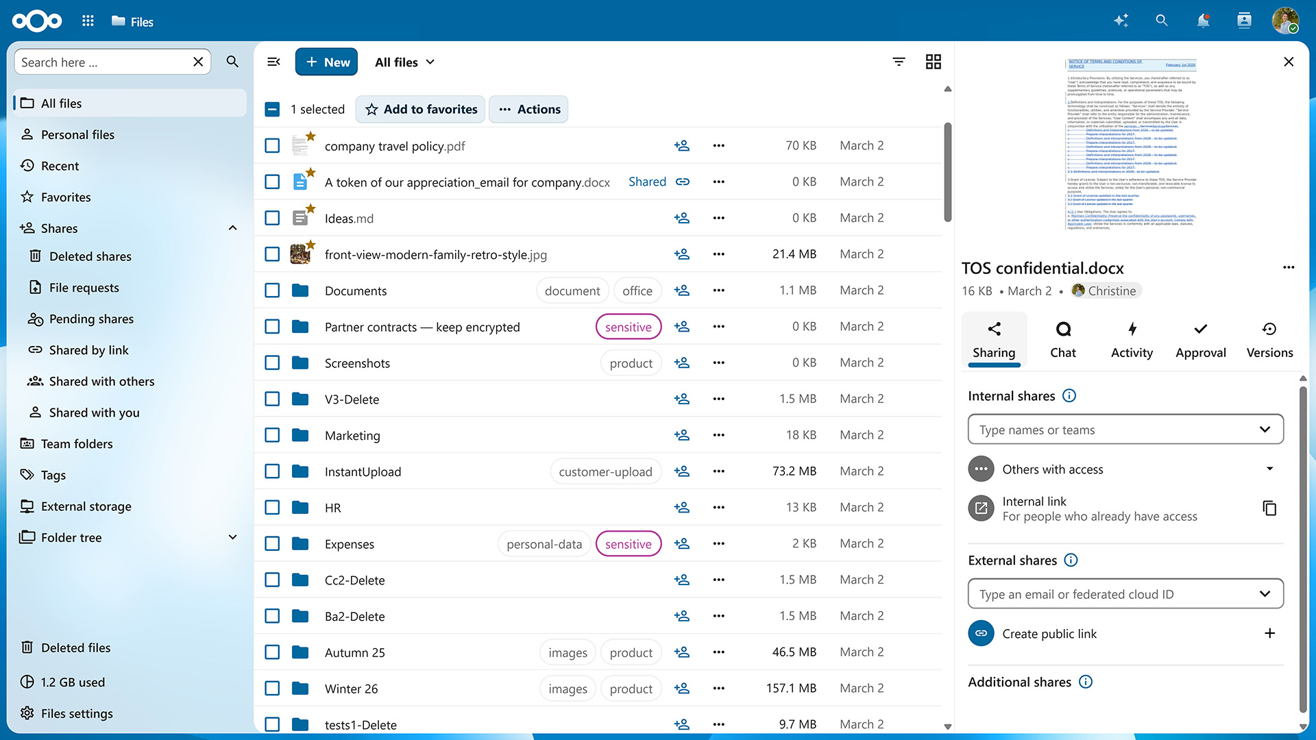The Nextcloud Files app, showing a file list with a sharing sidebar open